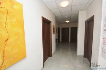 PRENÁJOM kancelárie pri frekventovanej ceste, Lamačská cest