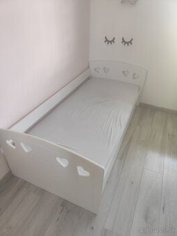 Posteľ 180x80