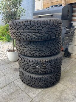 Predam kolesa 195/65/R15 zimne