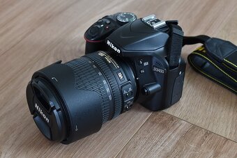 Nikon d3400 s bluetooth - VR objektiv 18-105 AF 7 tis. cvak.