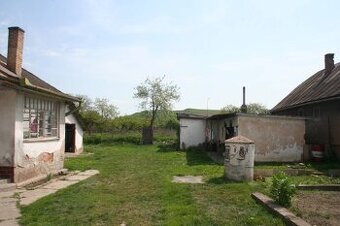 PREDAJ 2053 m2 stavebný pozemok, starší RD, všetky IS, Veľká