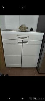 Komoda s vysokým leskom