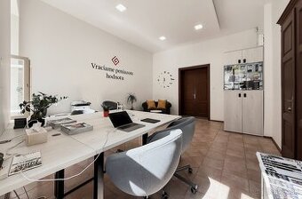 Prenájom kancelárie v centre Trnavy–Hviezdoslavovo námestie