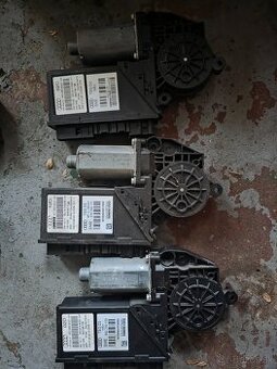 Audi A8 d3  Motorček okná