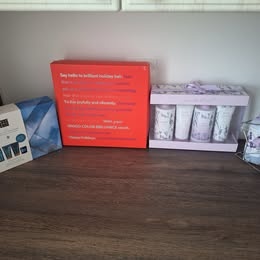 Dámska značková kozmetika, starostlivosť o vlasy a telo