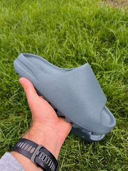 Yeezy Slide Slate Marine 43