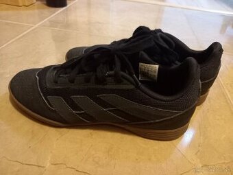 Halové tenisky – sálovky ADIDAS IF6416 PREDATOR CLUB JR