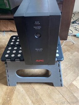 APC Back-UPS 950 – záložný zdroj (UPS)