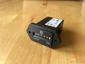 Merač motohodín na jednosmerné napätie