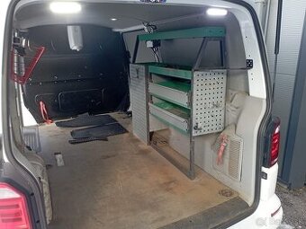 skrina na naradie.  regal do auta. servisny box