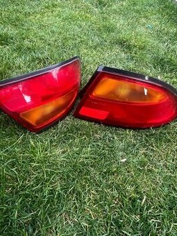 Zadné svetlá Mazda 323f BA