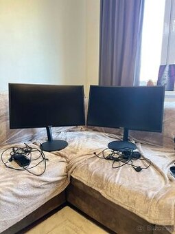2x 27" 144Hz Samsung monitor - zakrivený s ramenami