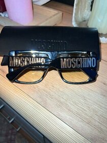 Moschino original slnečné okuliare