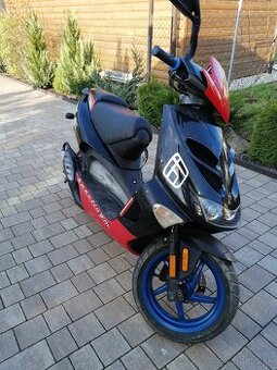 APRILIA SR 50