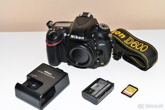 Nikon D600 + příslušenství