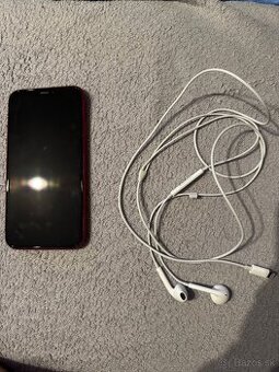 IPhone Xr + káblové slúchatka