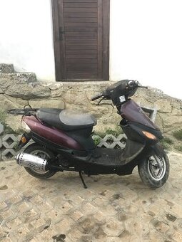 Skúter 50ccm 4T