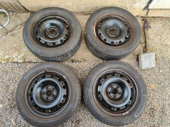 Pneu zimné 195/55 R 15, na plech. diskoch, 4 ks