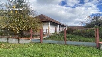 Na predaj váľkový dom za 31 000 eur na pozemku 2 608 m2