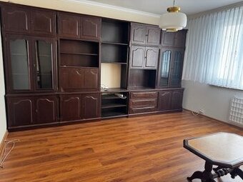 Prenájom 3izb. zariadeného bytu na Jazdeckej ul., Nové Zámky - 1