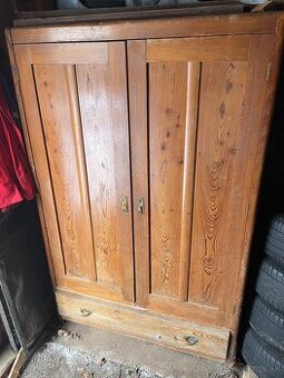 Predam 2 skrine a 2 nočné stoliky