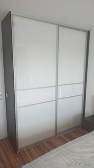 Rolldoor 2ks posuvné dvere (LACOBEL biela) + koľajnice