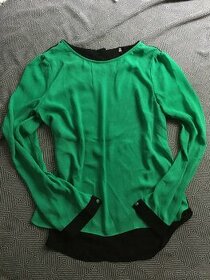 Zeleno-čierna bluzka Orsay