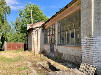 Pozemok /1496m2/ so starým rodinným domom, Vlčany
