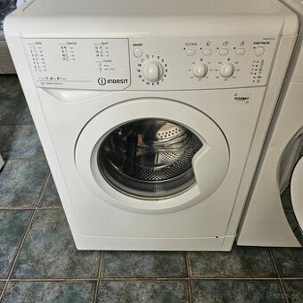 Pracka Indesit