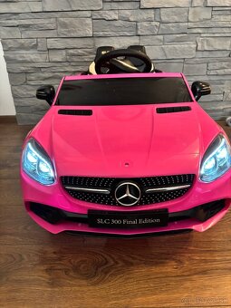 Elektrické autíčko Mercedes ružové