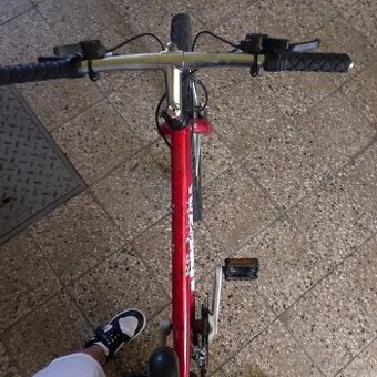 Cestný bicykel