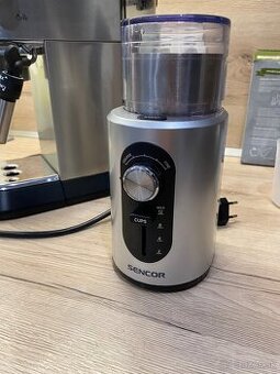Mlynček na kávu Sencor SCG 3550SS