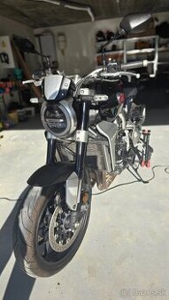 Honda cb1000r+