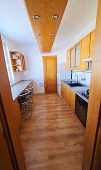 Prenájom: Zrekonštruovaný 3-izbový Byt s Balkónom na Kukorel