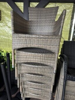 Predám ratanové stoličky a kreslá