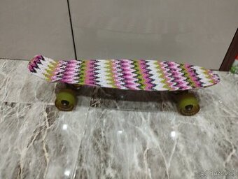 Pennyboard-bielo farebný