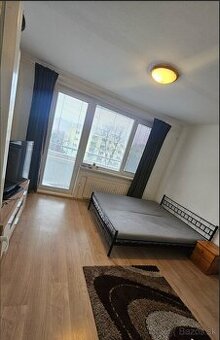 Prenajom, BA5, Rovniankova 12, 1-izbovy byt + loggia