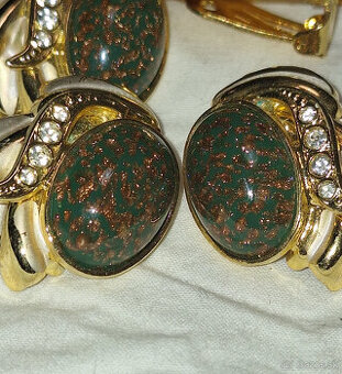 KRÁsNE ASTARÉ KLIPSNE