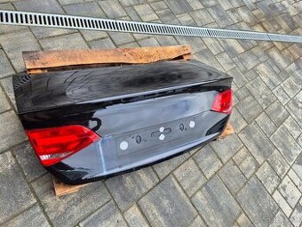 Audi a4 b8 zadna kapota