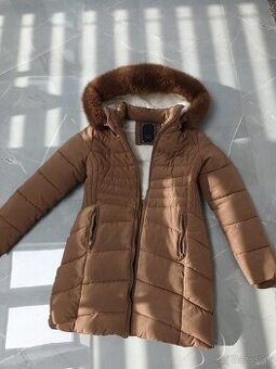 Damska moderna zimna bunda velkost M