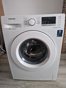 Práčka Samsung.