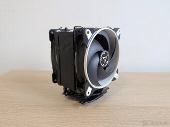 ARCTIC Freezer 34 eSports DUO White – výkonný tichý chladič