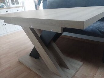 Kuchynský rozťahovací stôl