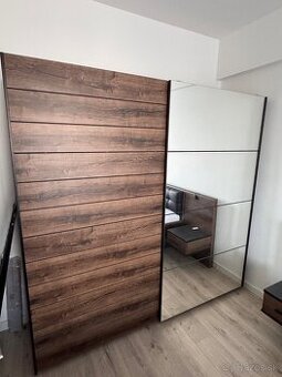 Skriňa 220(s)x60(h)x210(v)