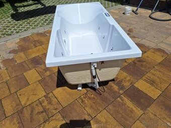 Hydromasážna vaňa