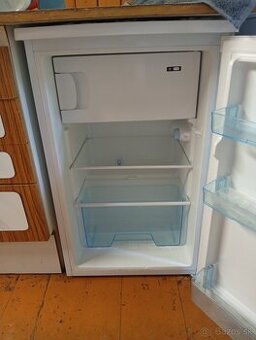 Chladnicka s mraznickou ORAVA