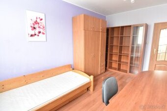 Izba v 3-izb. byte s lodžiou na Zvolenskej ul. na Dieloch v