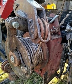 Predám Navijak a vzperu Na Zetor/ Traktor
