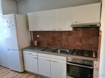 Na prenájom 2-izbový byt 52 m2 - Dubnica n/V, Centrum II