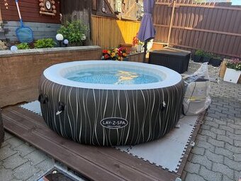 Vírivka LAY-Z-SPA HOLLYWOOD